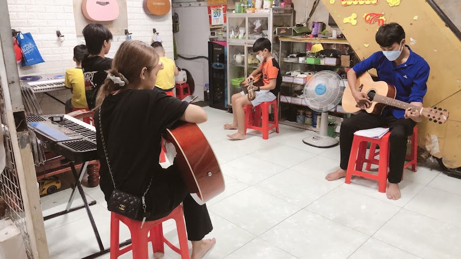 Xuân Hương Guitar Shop