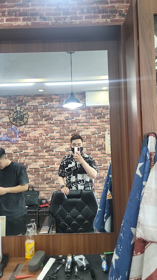 Ironcap Barbershop Trích Sài