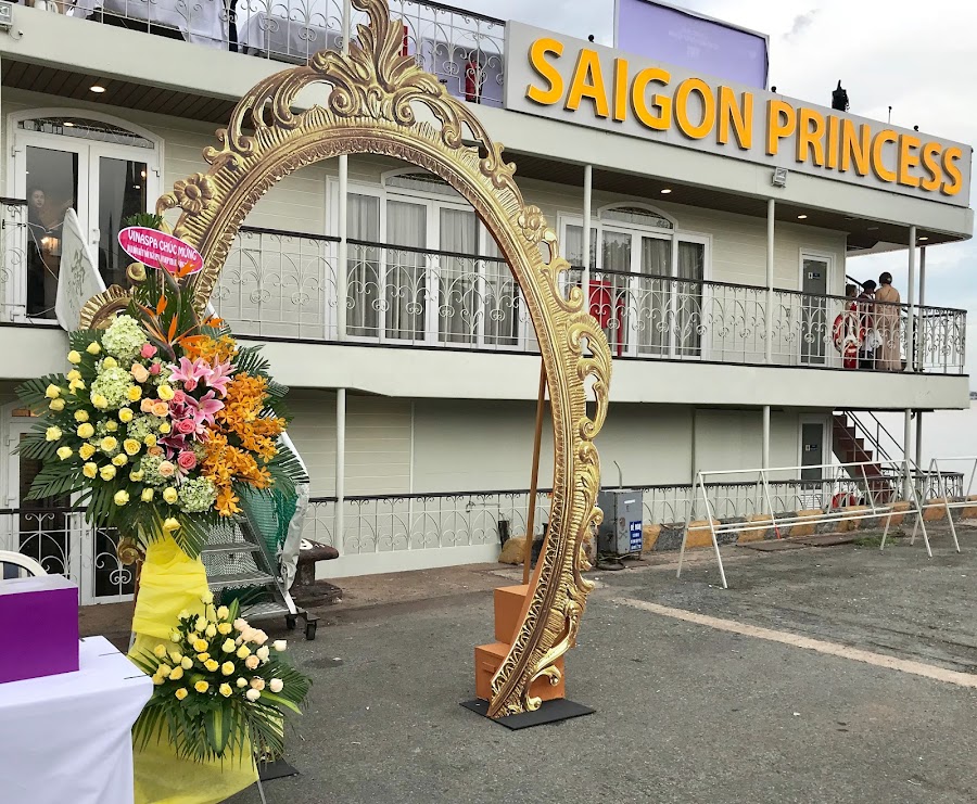 Du thuyền ăn uống sang trọng độc đáo - Saigon Princess