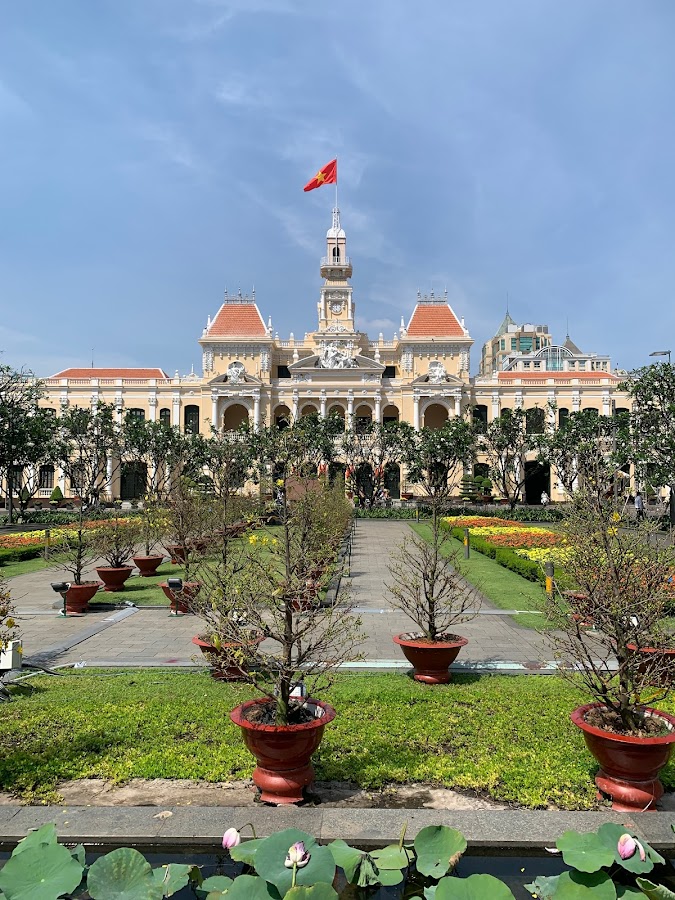 Tượng Chủ tịch Hồ Chí Minh