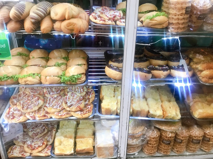 Tiệm Bánh Mì Minh Tú